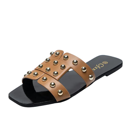 Fashion Rivet Flat Sandals for Women’s Casual Wear / Bolbolti
